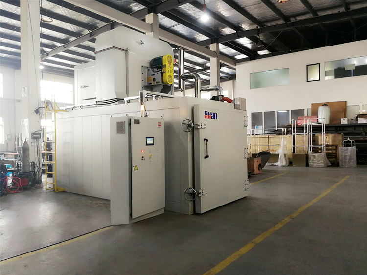 ���I����